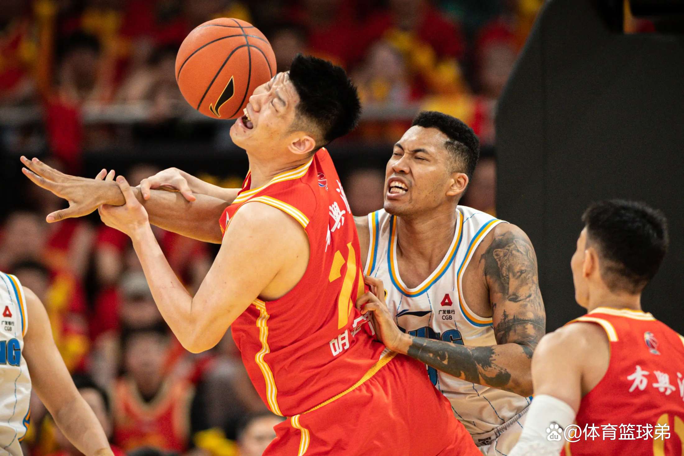 九游,九游官网-武汉三镇训练开放日，加时末段官宣签约引欢呼，CBA常规赛在即，年轻球员得到机会的简单介绍